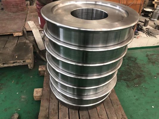 주문 고온 강재 안출된 레일 바퀴 12는 4140 소재 490 Hb 견고성으로 조금씩 움직입니다 online manufacture